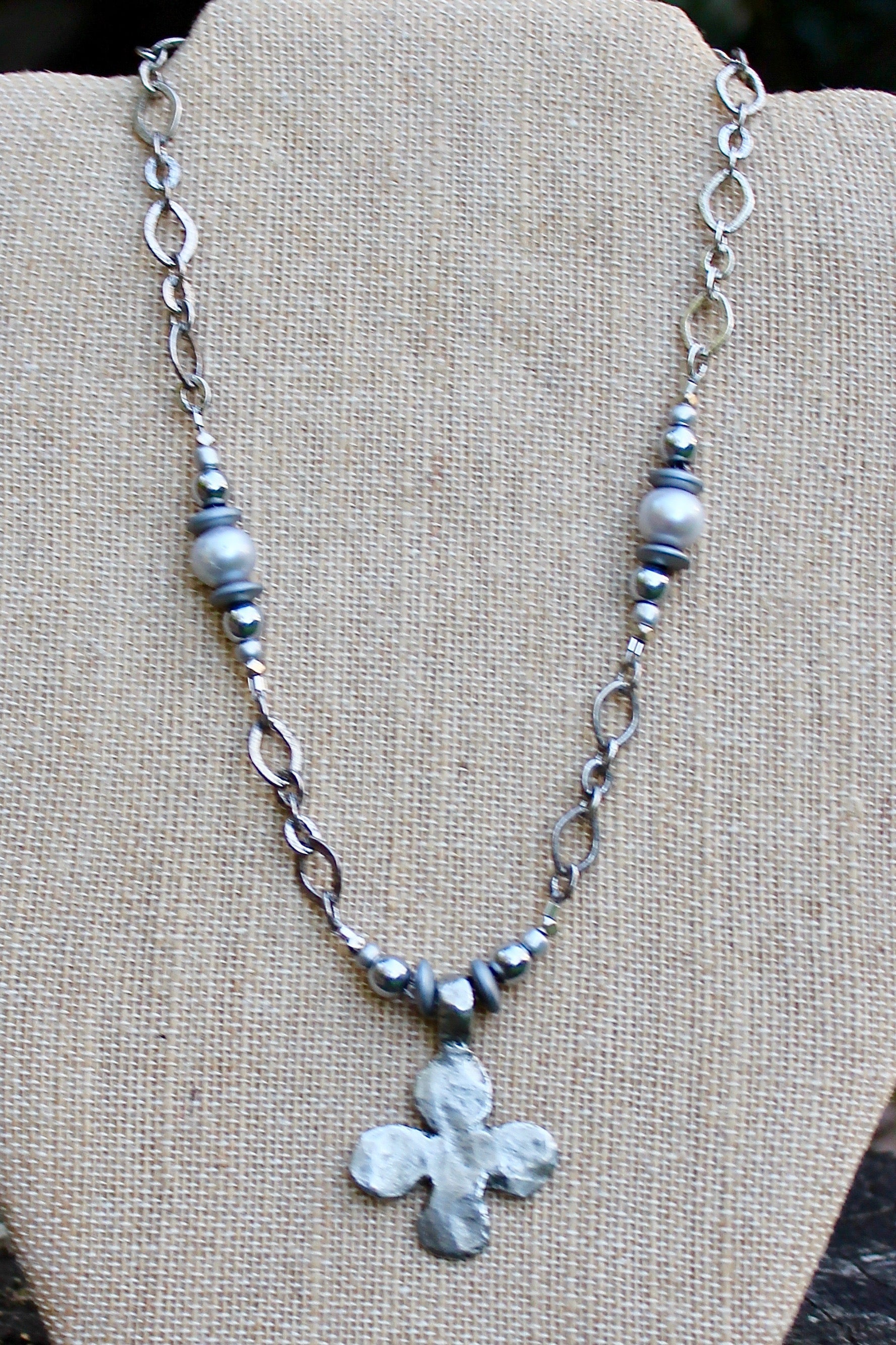 N152PL; Pewter Cross; Chain; Light Grey Pearl; Approximately 17 inches; ; ; Majestees